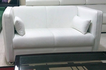 Offerta: divanetto in pelle bianco Asti